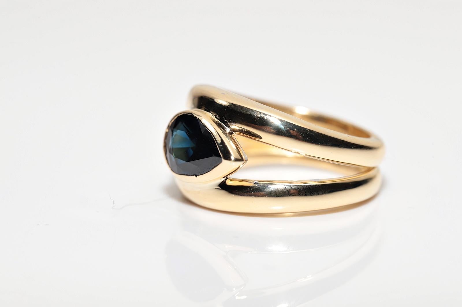 Vintage Circa 1980s 18k Gold Natural Diamond And Pear  Cut  Sapphire Snake Ring For Sale 1