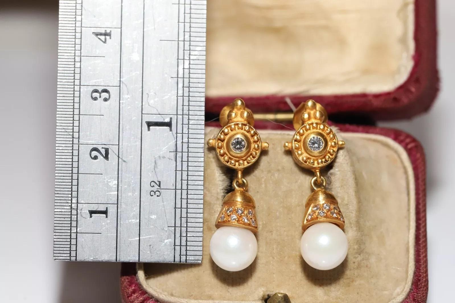 Vintage Circa 1980s 18k Gold Natural Diamond And Pearl Decorated Drop Earring For Sale 9