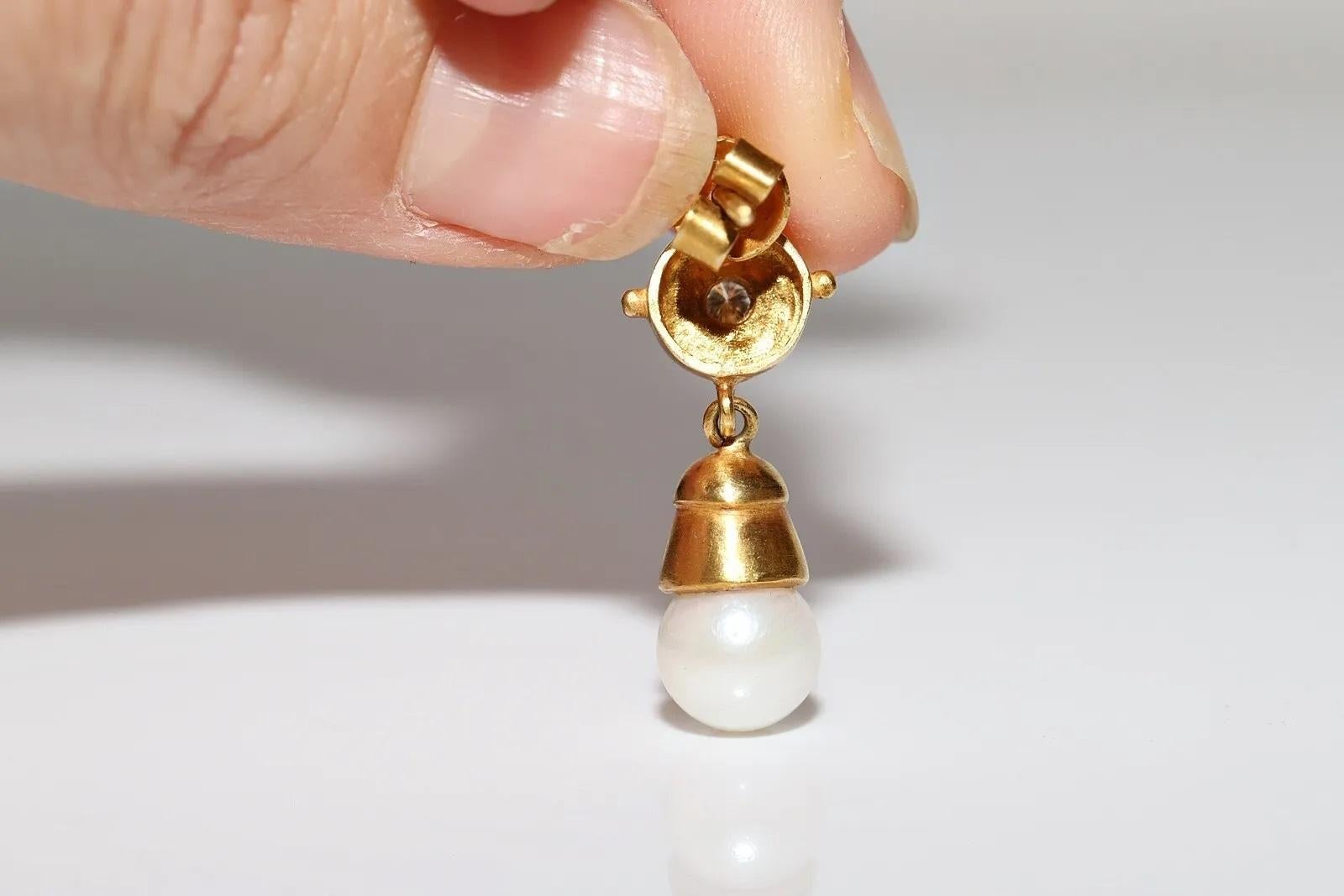 Vintage Circa 1980s 18k Gold Natural Diamond And Pearl Decorated Drop Earring For Sale 2