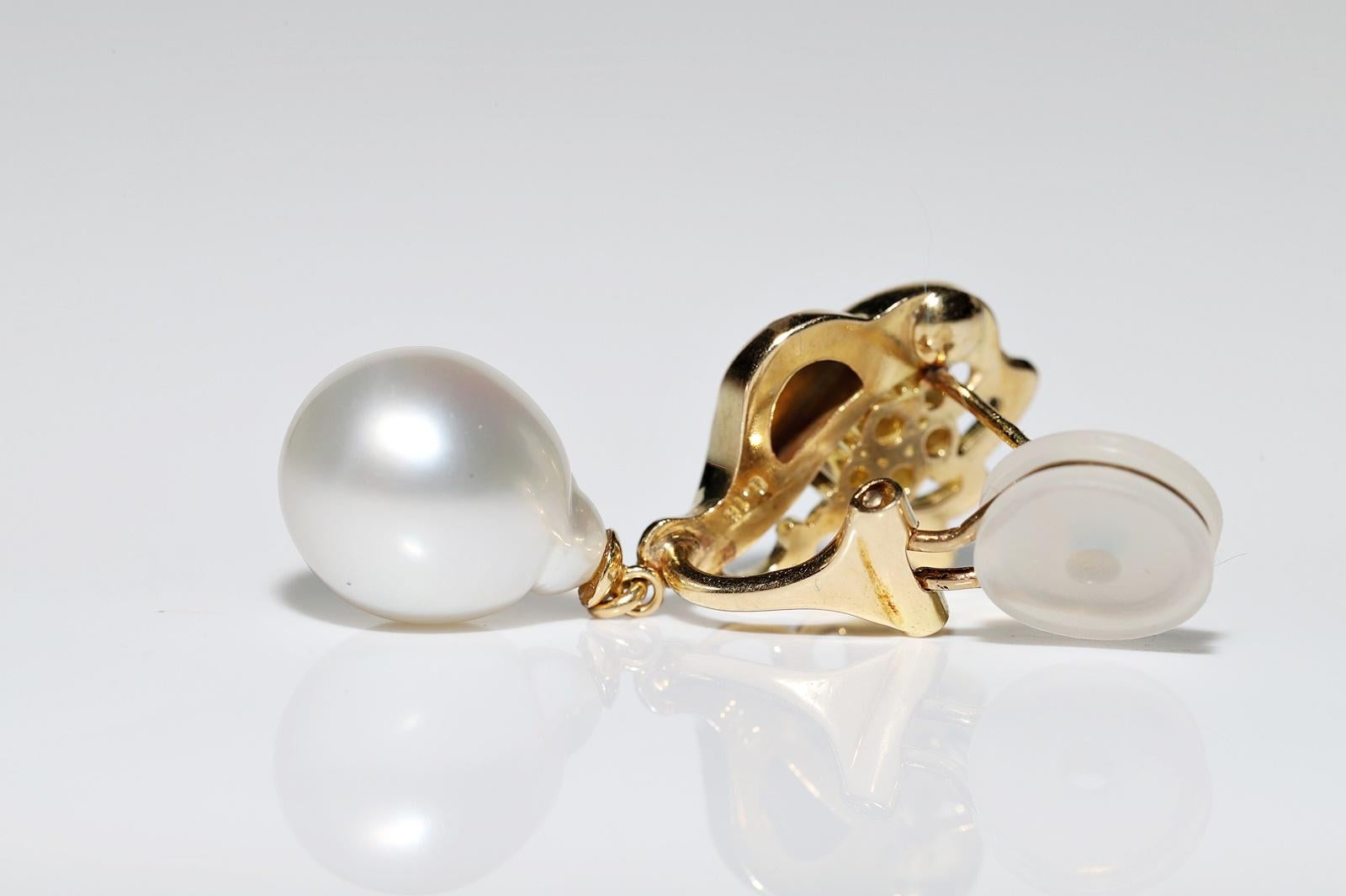 Vintage Circa 1980er Jahre 18k Gold natürlicher Diamant und Perle  Verzierter Tropfenohrring im Angebot 2