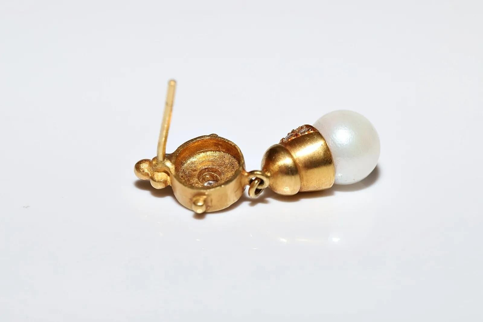 Vintage Circa 1980s 18k Gold Natural Diamond And Pearl Decorated Drop Earring For Sale 3