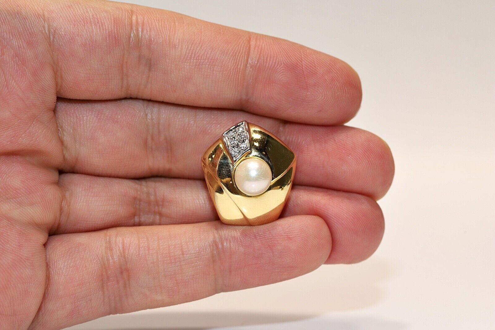 Vintage Circa 1980er Jahre 18k Gold natürlicher Diamant und Perle Dekorierter Ohrring (Brillantschliff) im Angebot