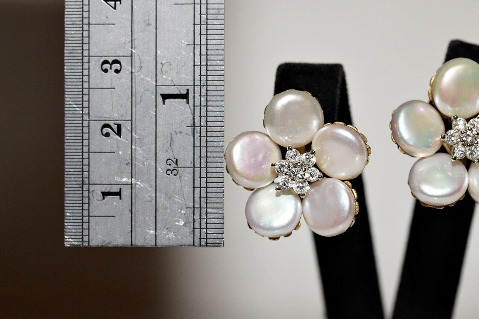 Taille brillant Vintage Circa 1980 Boucles d'oreilles en or 18k ornées de diamants naturels et de perles en vente