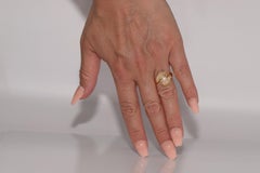 Vintage Circa 1980s 18k Gold Natural Diamond And Pearl Decorated Ring