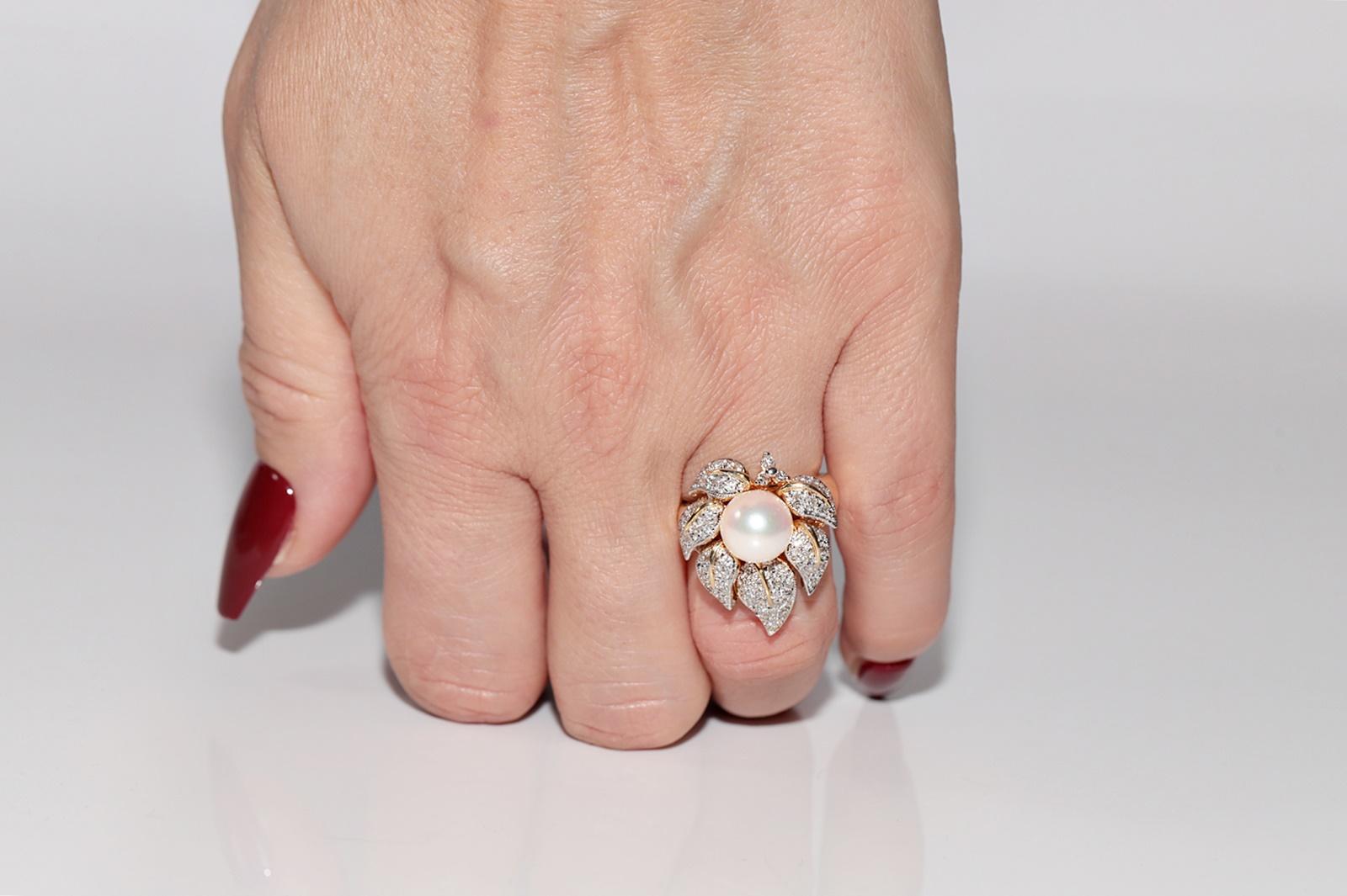 Vintage Circa 1980s 18k Gold Natural Diamond And Pearl Flowers Ring For Sale 8