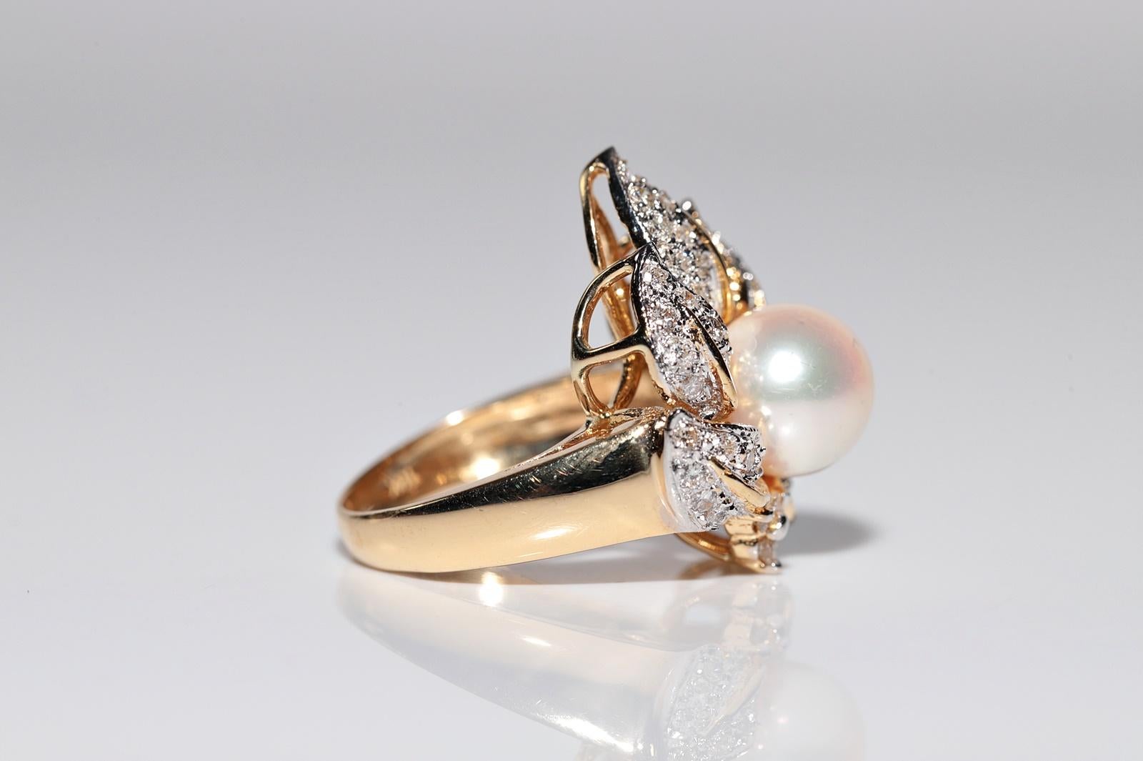 Vintage Circa 1980s 18k Gold Natural Diamond And Pearl Flowers Ring In Good Condition For Sale In Fatih/İstanbul, 34