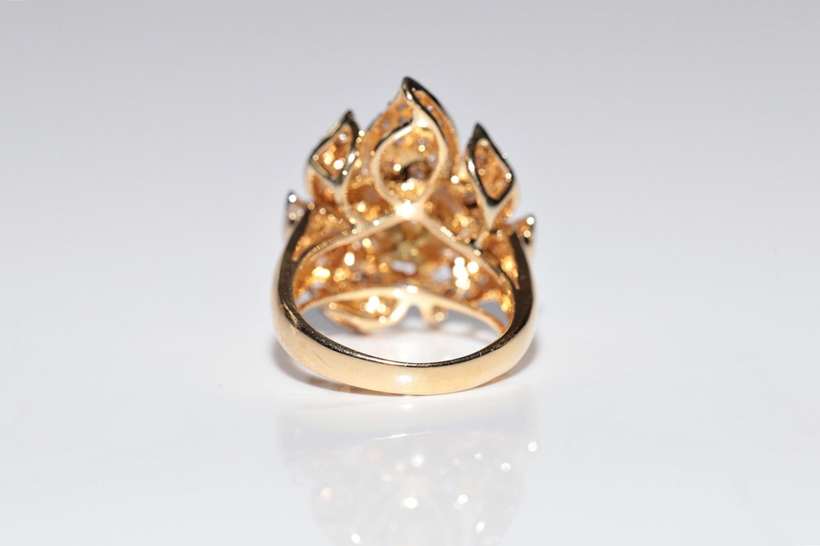 Vintage Circa 1980s 18k Gold Natural Diamond And Pearl Flowers Ring For Sale 1