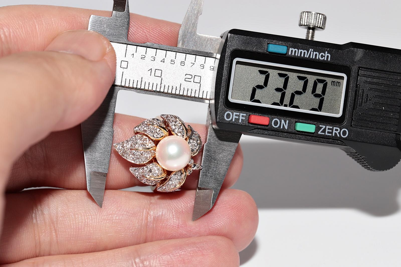 Anello con fiori di perle e diamanti naturali in oro 18k CIRCA 1980 in vendita 3