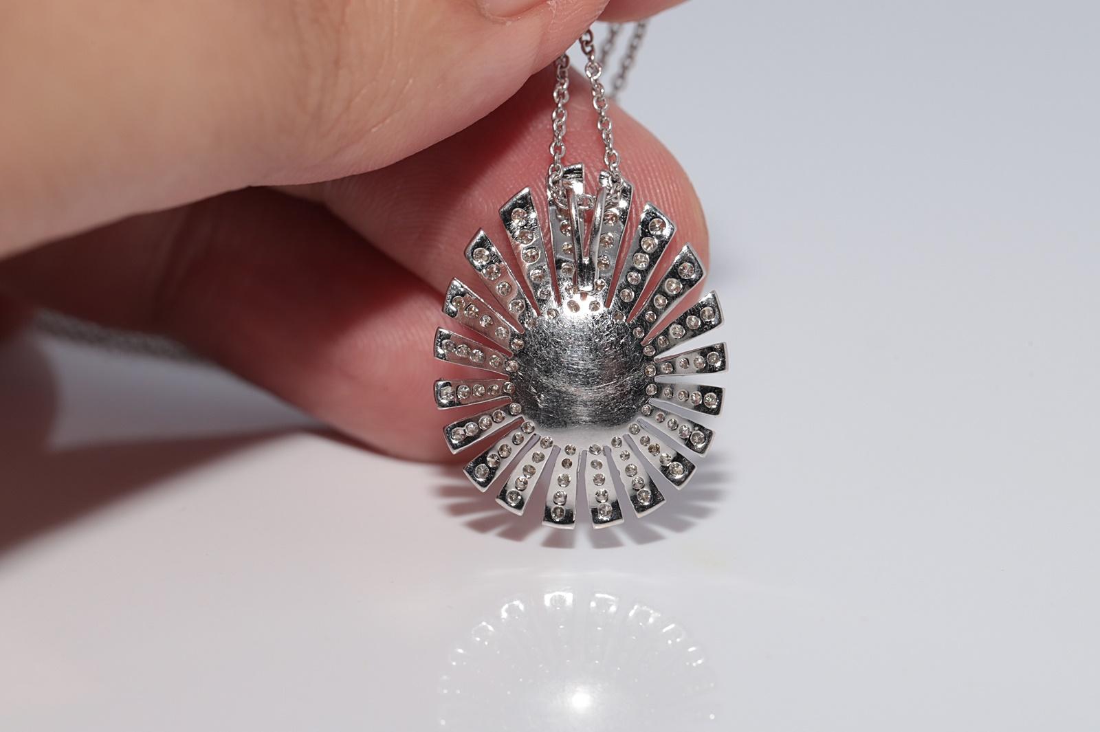 Collana con ciondolo di diamanti naturali e perle in oro 18 carati CIRCA 1980 in vendita 4