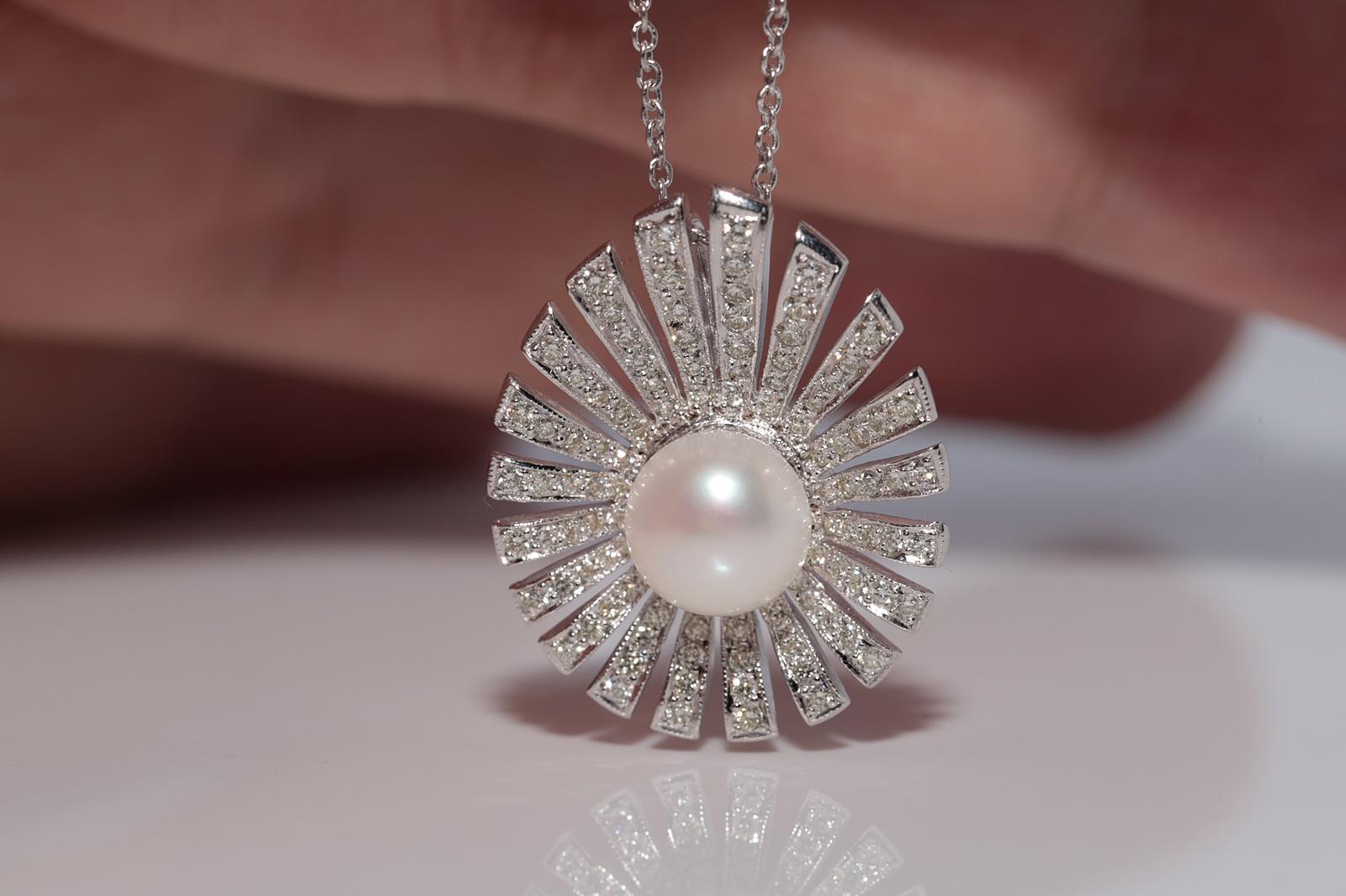 Collana con ciondolo di diamanti naturali e perle in oro 18 carati CIRCA 1980 in vendita 2