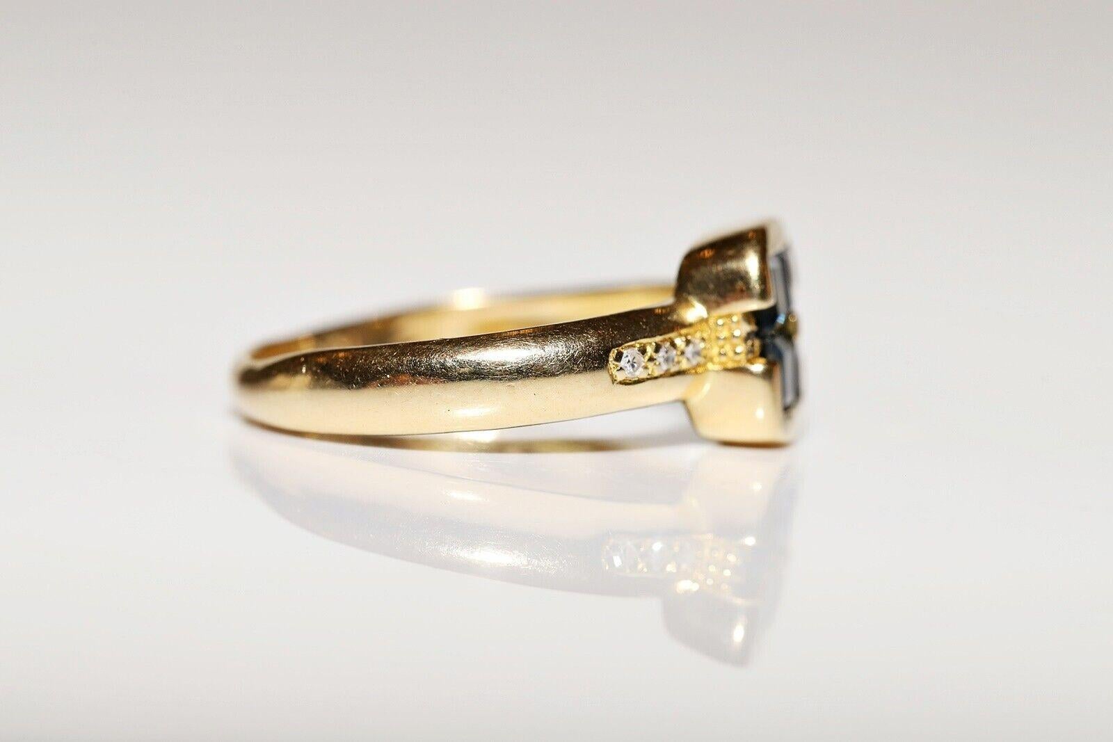 Vintage-Ring aus 18 Karat Gold mit natürlichem Diamant und Saphir im Prinzessinnenschliff, ca. 1980er Jahre (Retro) im Angebot