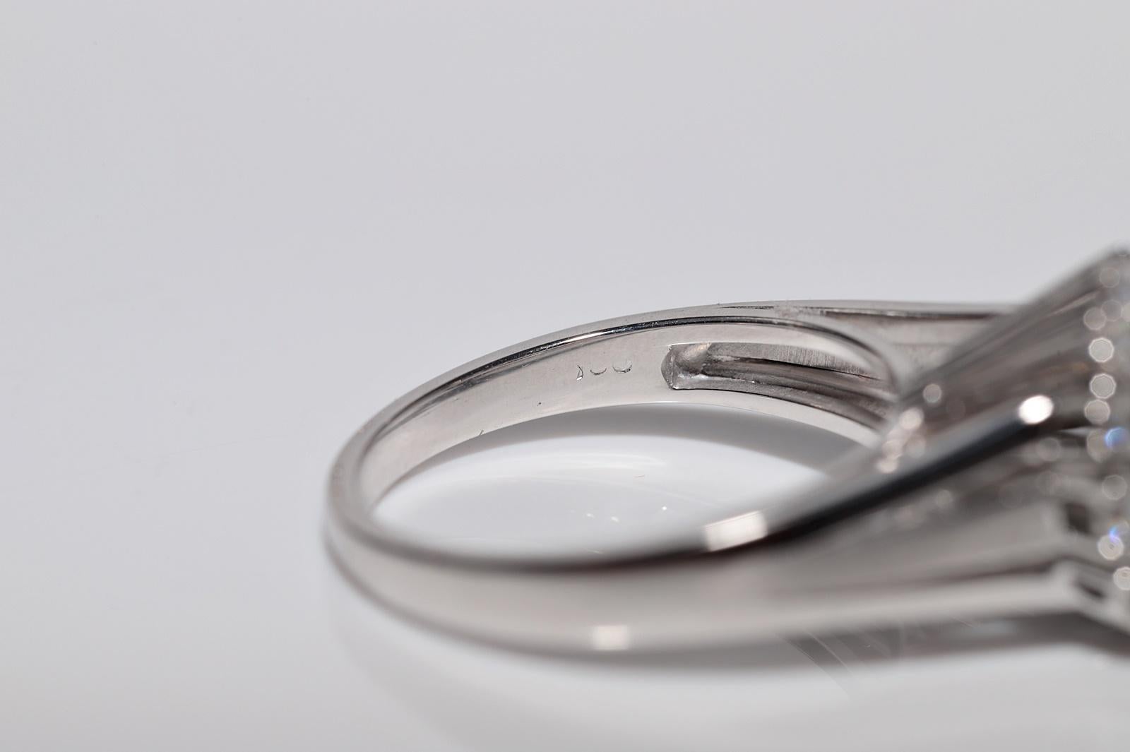 Vintage CIRCA 1980s 18k Gold Natürlicher Diamant und Rundschliff Saphir Ring im Angebot 5