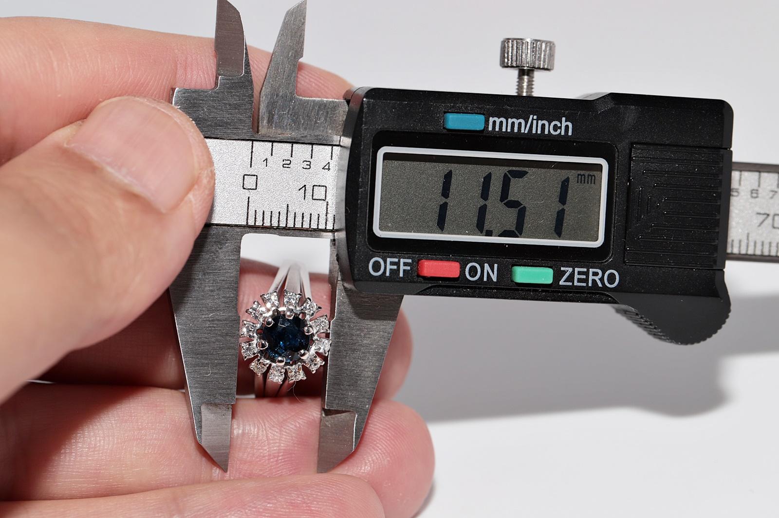 Vintage CIRCA 1980s 18k Gold Natürlicher Diamant und Rundschliff Saphir Ring im Angebot 7