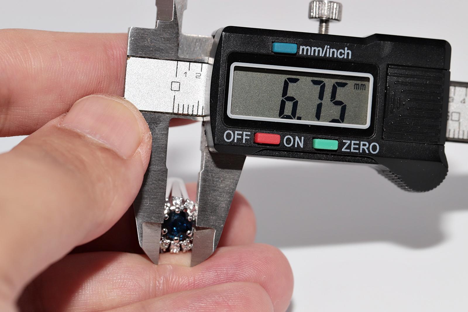 Vintage CIRCA 1980s 18k Gold Natürlicher Diamant und Rundschliff Saphir Ring im Angebot 8