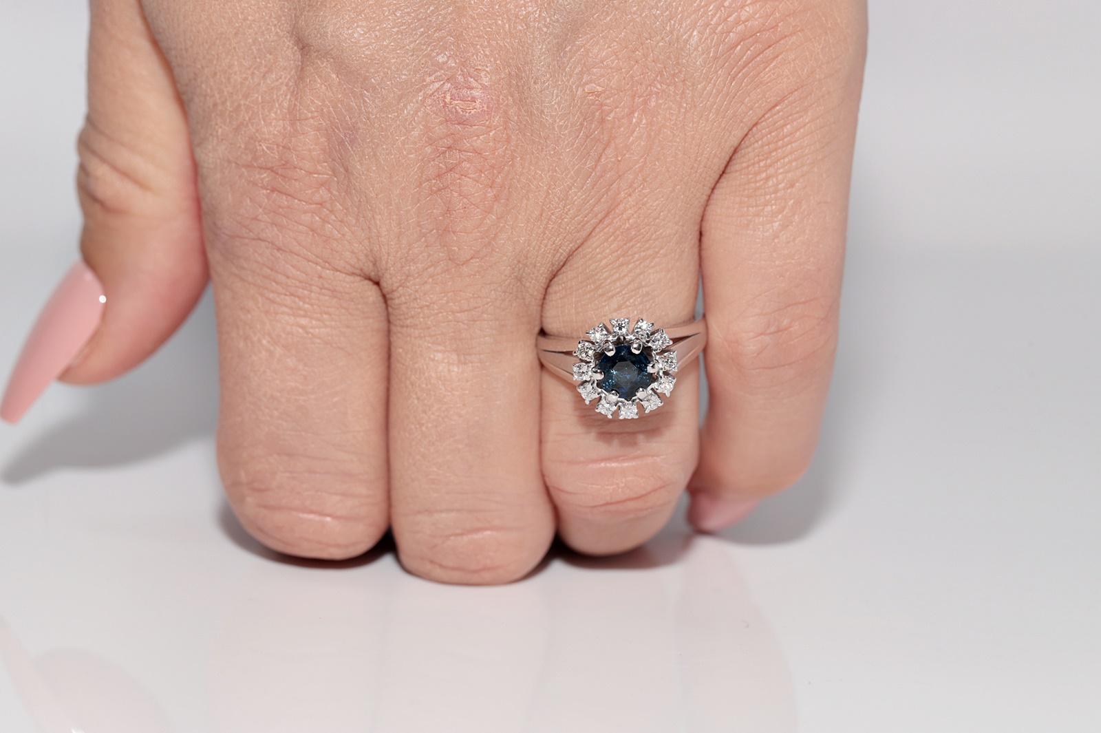 Vintage CIRCA 1980s 18k Gold Natürlicher Diamant und Rundschliff Saphir Ring im Angebot 10