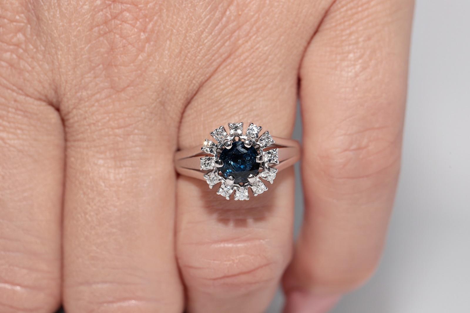 Vintage CIRCA 1980s 18k Gold Natürlicher Diamant und Rundschliff Saphir Ring im Angebot 11