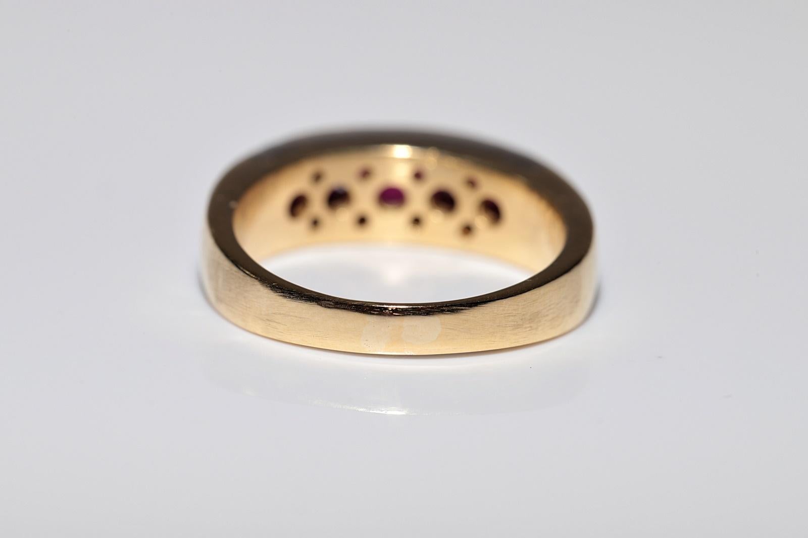 Anello a fascia decorato con diamanti naturali e rubini in oro 18 ct. d'epoca CIRCA 1980 in vendita 4