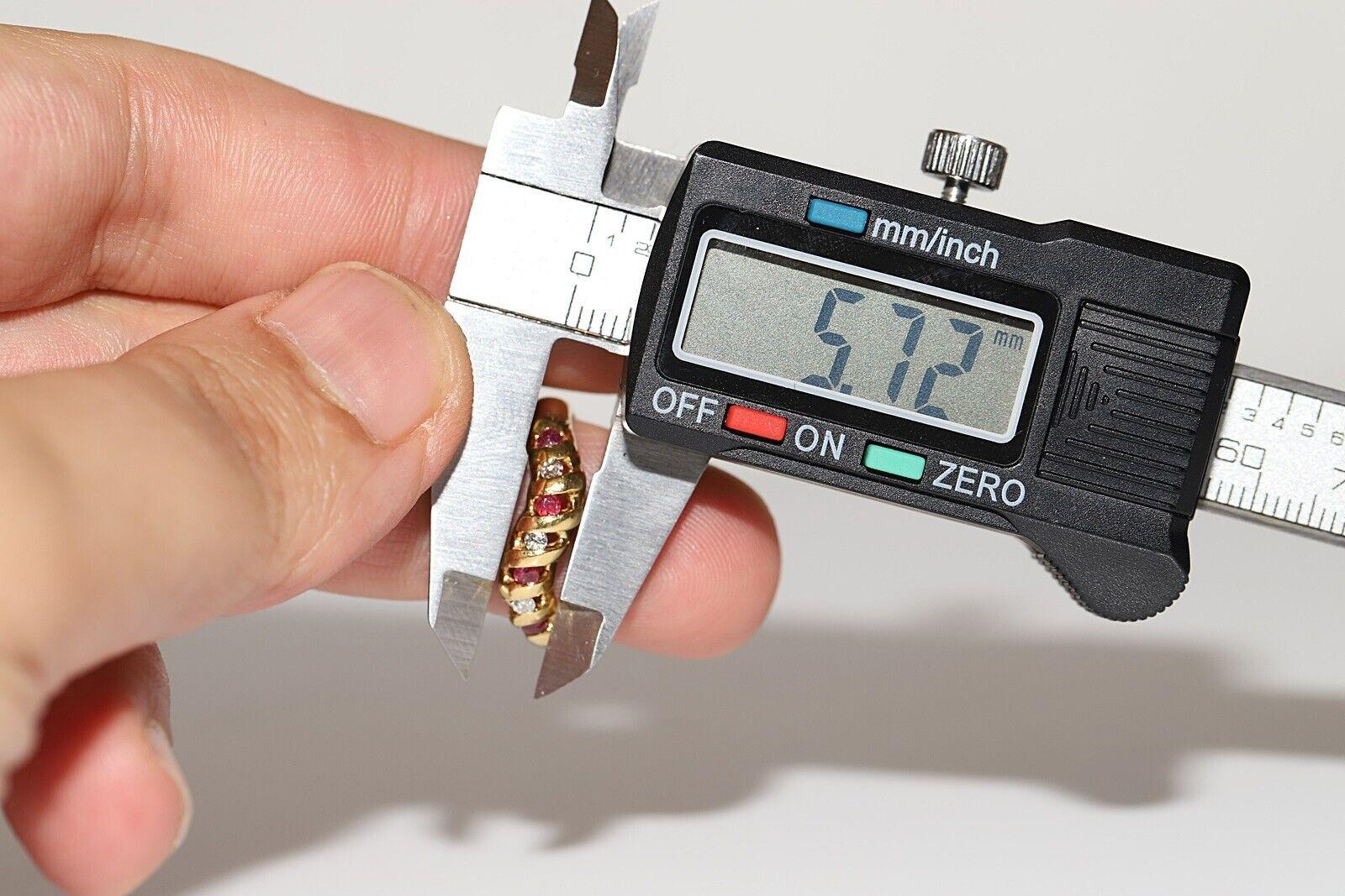 Anello a fascia decorato con diamanti naturali e rubini in oro 18 ct. d'epoca CIRCA 1980 in vendita 7