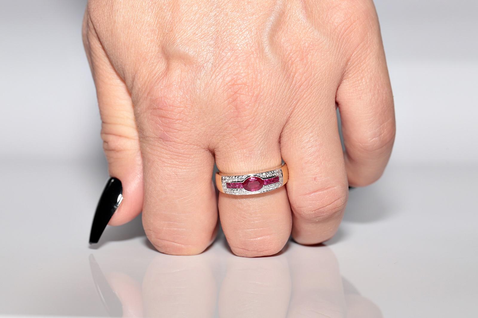 Anello a fascia decorato con diamanti naturali e rubini in oro 18 ct. d'epoca CIRCA 1980 in vendita 8