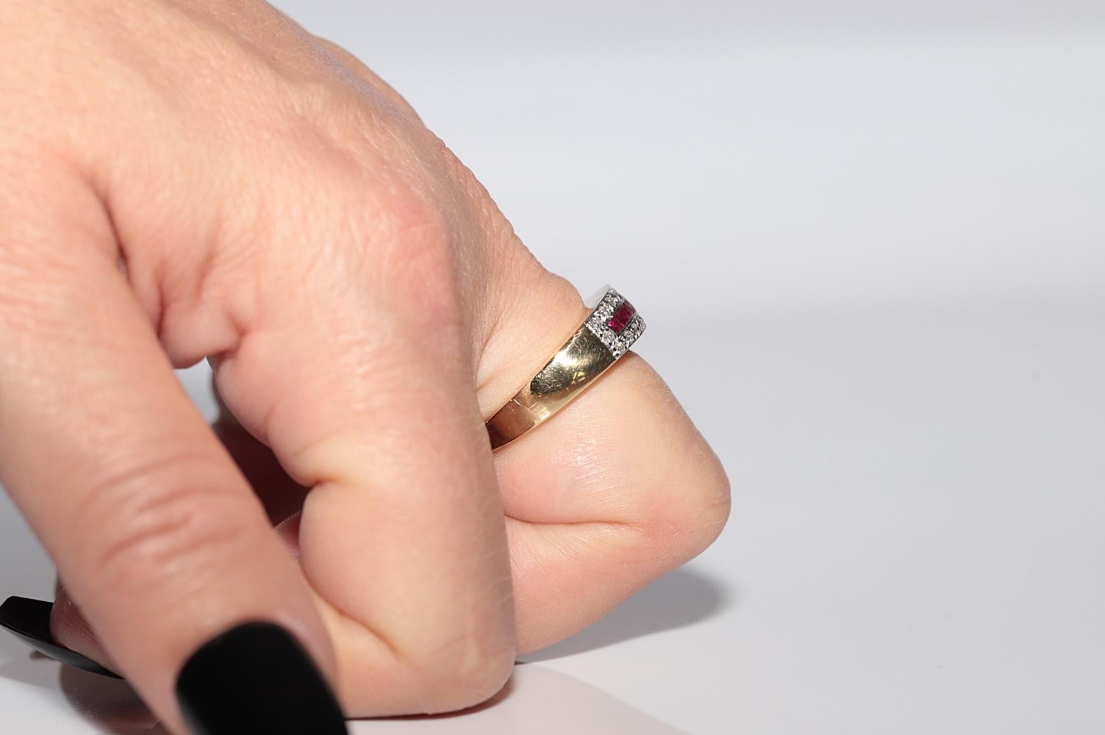Anello a fascia decorato con diamanti naturali e rubini in oro 18 ct. d'epoca CIRCA 1980 in vendita 11