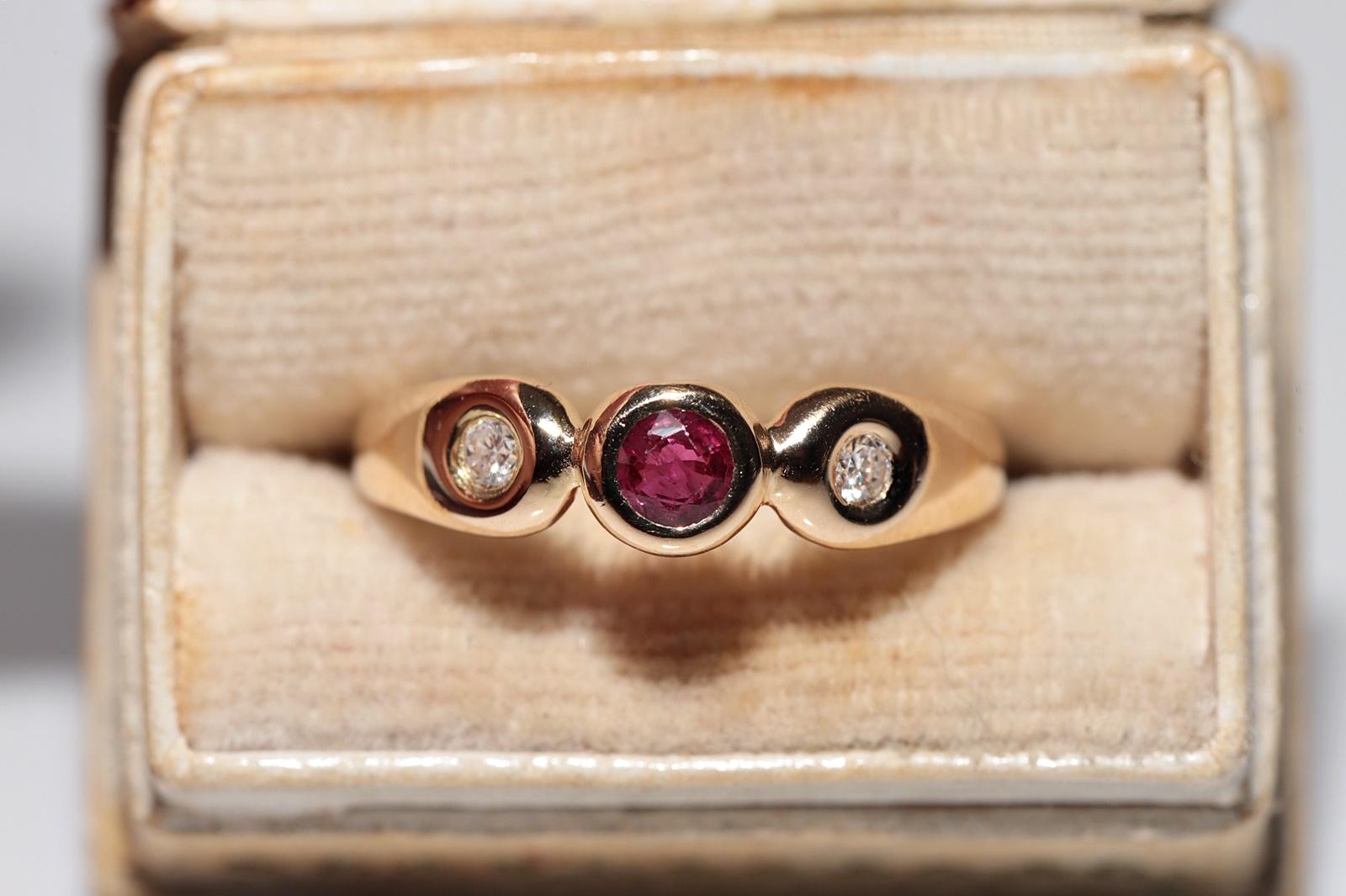In very good condition.
Total weight is 4.1 grams.
Totally is diamond 0.10 ct.
The diamond is has G color and vs-vvs clarity.
Totally is ruby 0.20 ct.
Ring size is US 6.2
We can make any size.
Box is not included.
Please contact for any questions.