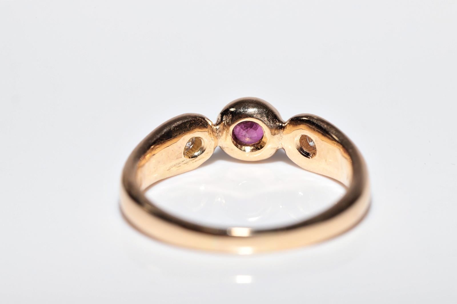 Anello a fascia decorato con diamanti naturali e rubini in oro 18 ct. d'epoca CIRCA 1980 in vendita 1