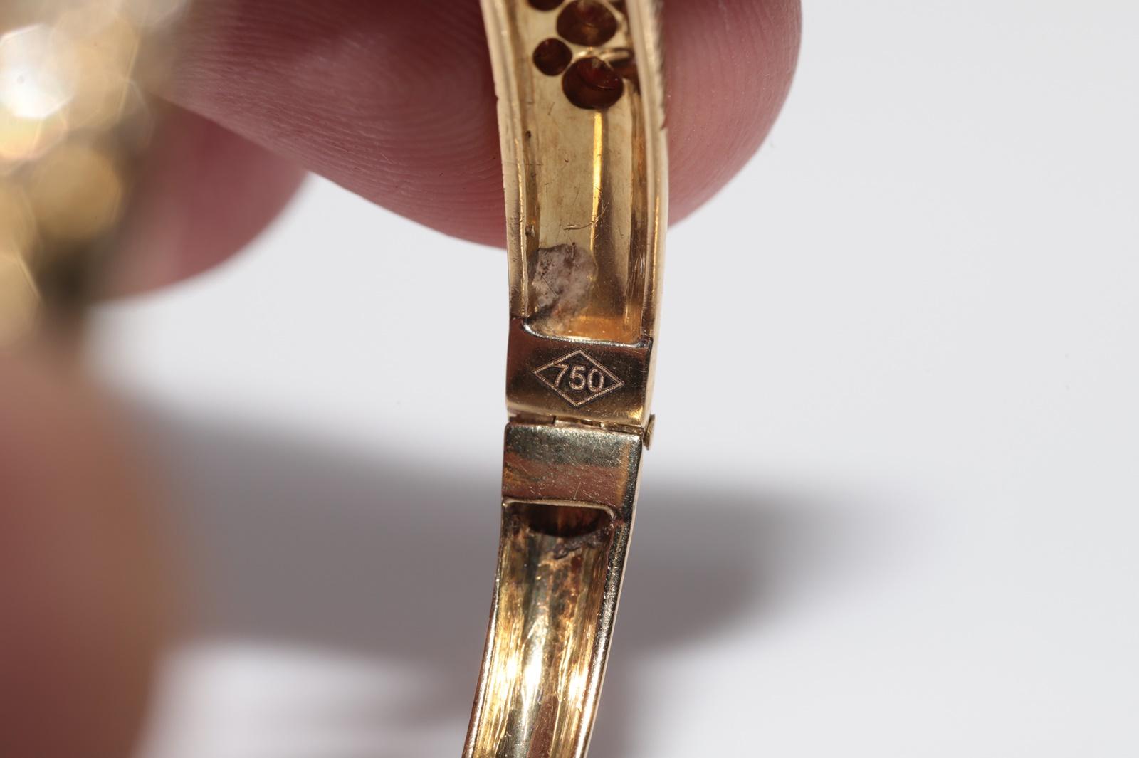Vintage Circa 1980er Jahre 18k Gold Natürlicher Diamant und Rubin Dekorierter Armreif Armband im Angebot 9