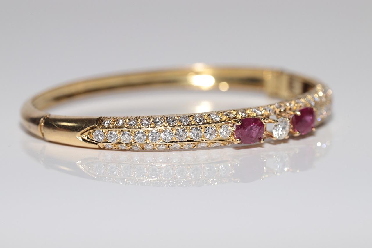 Vintage Circa 1980er Jahre 18k Gold Natürlicher Diamant und Rubin Dekorierter Armreif Armband im Zustand „Gut“ im Angebot in Fatih/İstanbul, 34
