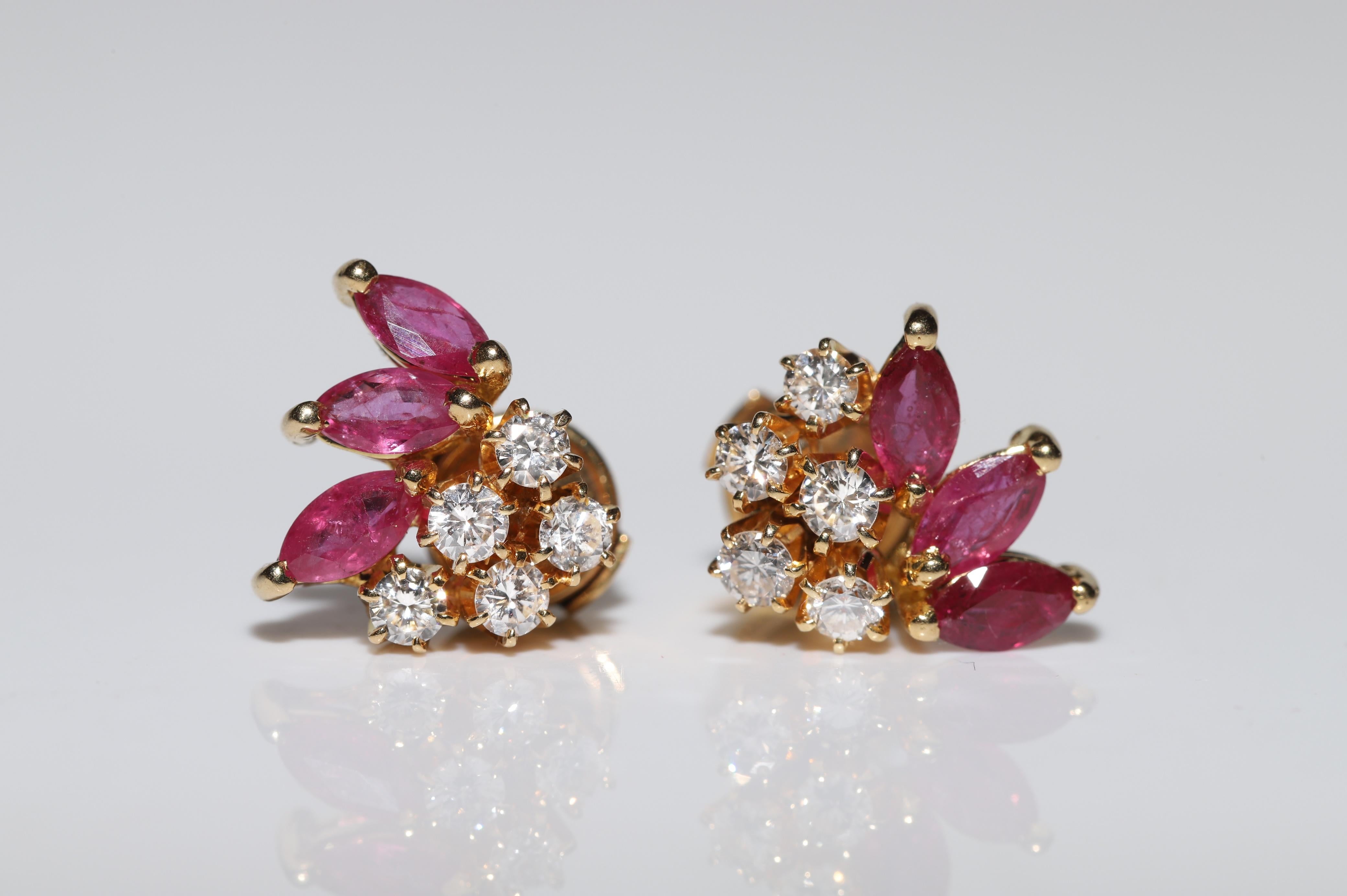 Vintage Circa 1980s 18k Gold Natural Diamond And Ruby Decorated Earring  In Good Condition For Sale In Fatih/İstanbul, 34