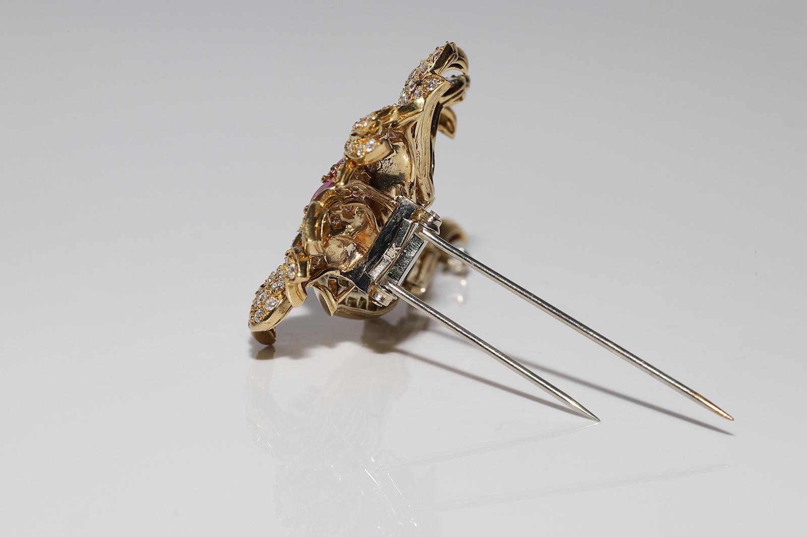 Vintage Circa 1980s 18k Gold Natural Diamond And Ruby Decorated Flowers Brooch For Sale 4