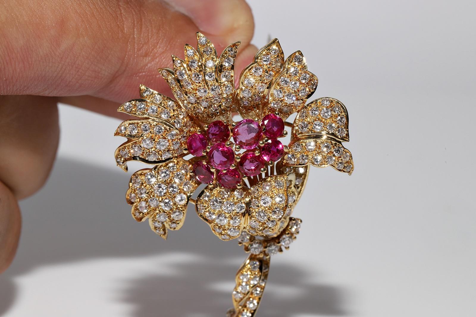 Retro Vintage Circa 1980s 18k Gold Natural Diamond And Ruby Decorated Flowers Brooch For Sale