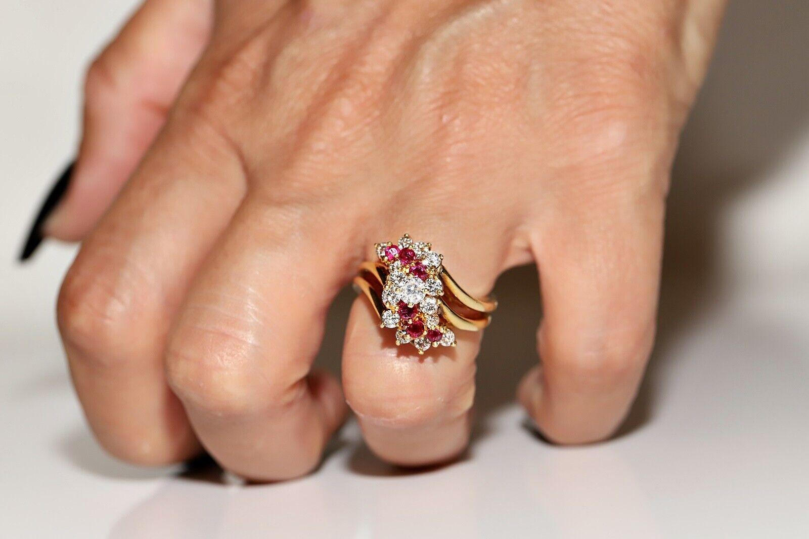 Vintage Circa 1980s 18k Gold Natural Diamond And Ruby Decorated Ring  For Sale 5