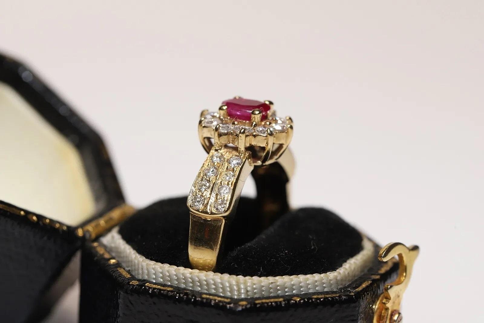 Vintage Circa 1980s 18k Gold Natural Diamond And Ruby Decorated Ring  For Sale 5