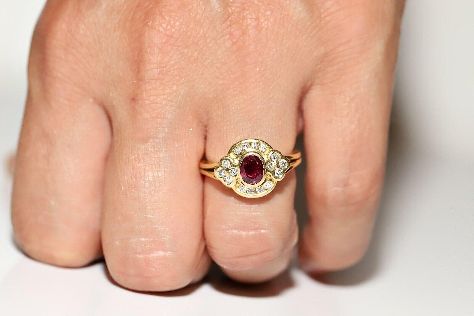 Vintage Circa 1980s 18k Gold Natural Diamond And Ruby Decorated Ring For Sale 6