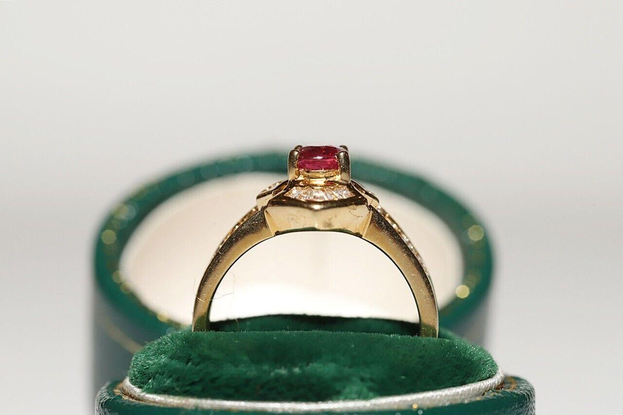 Vintage Circa 1980s 18k Gold Natural Diamond And Ruby Decorated Ring  For Sale 6