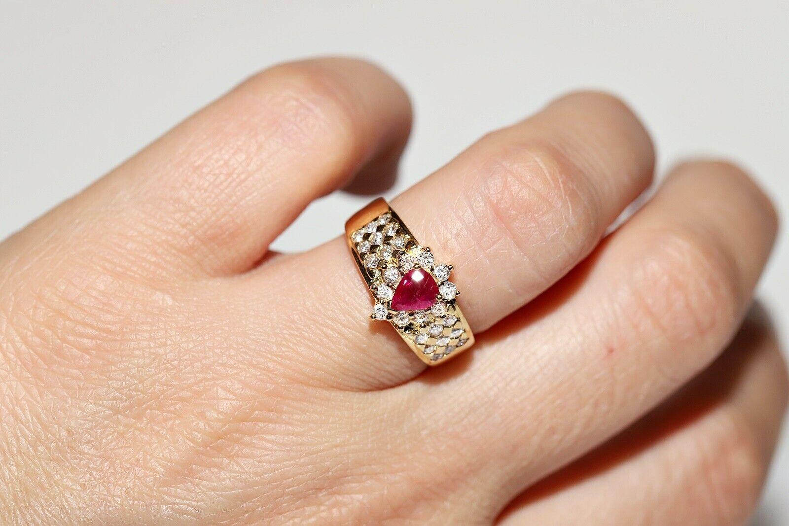 Vintage Circa 1980s 18k Gold Natural Diamond And Ruby Decorated Ring For Sale 6