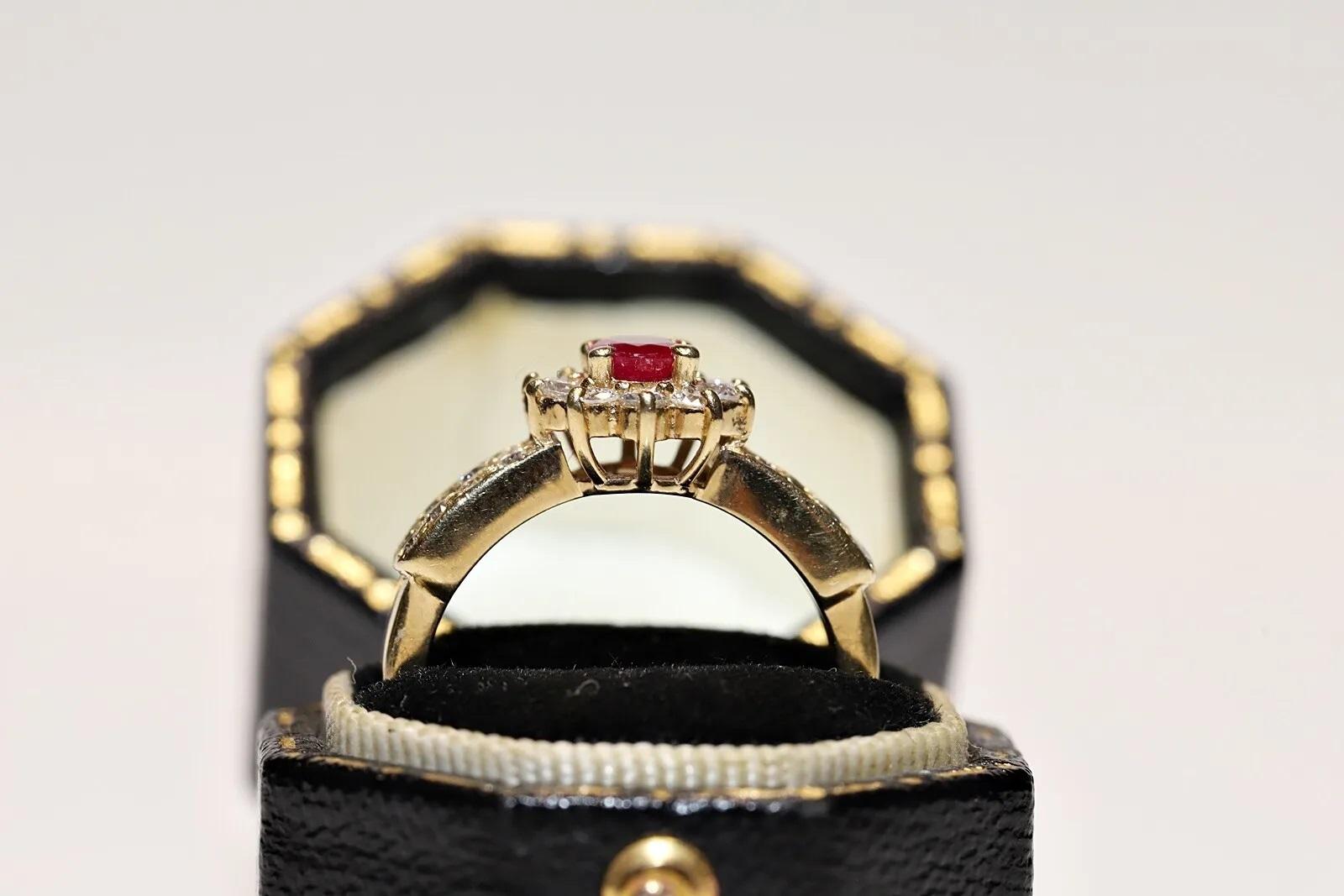 In sehr gutem Zustand.
Das Gesamtgewicht beträgt 4.1 Gramm.
Insgesamt ist Diamant etwa 0,65 Karat.
Der Diamant hat  H Farbe und vs-s1.
Insgesamt ist Rubin 0,40 Karat.
Ringgröße ist US 5.2 (Wir bieten kostenlose Größenänderung)
Wir können jede Größe