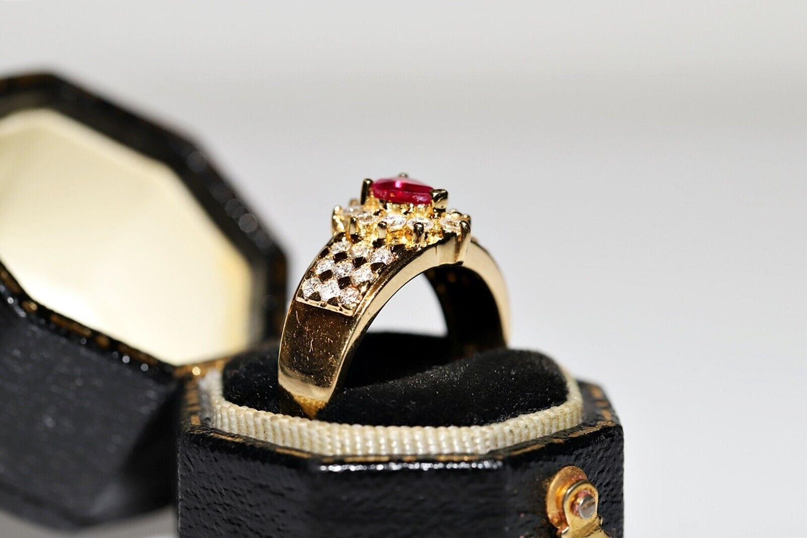 Retro Vintage Circa 1980s 18k Gold Natural Diamond And Ruby Decorated Ring For Sale