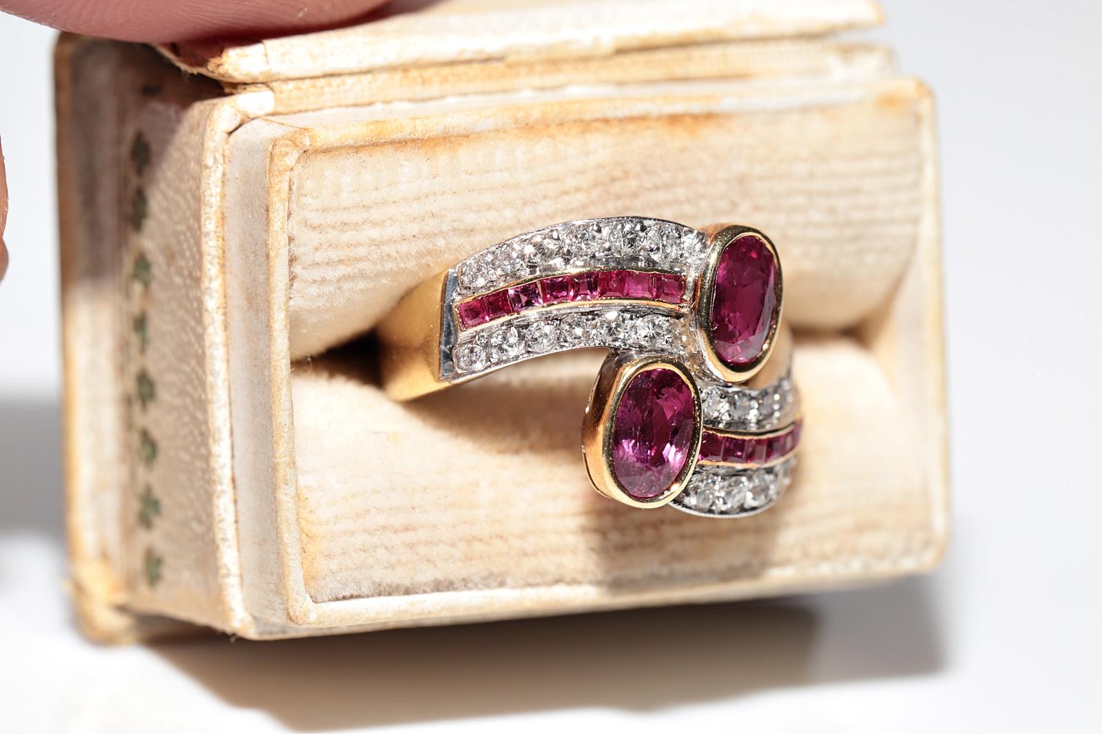 Deko-Ring aus 18 Karat Gold mit natürlichem Diamant und Rubin, Vintage, ca. 1980er Jahre (Retro) im Angebot
