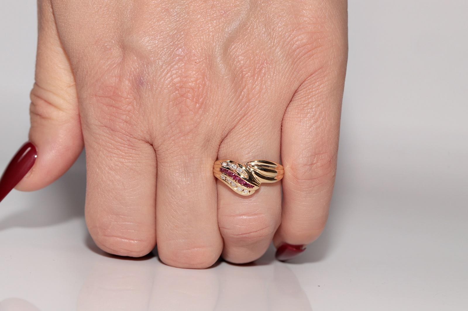 Deko-Ring aus 18 Karat Gold mit natürlichem Diamant und Rubin, Vintage, ca. 1980er Jahre (Retro) im Angebot