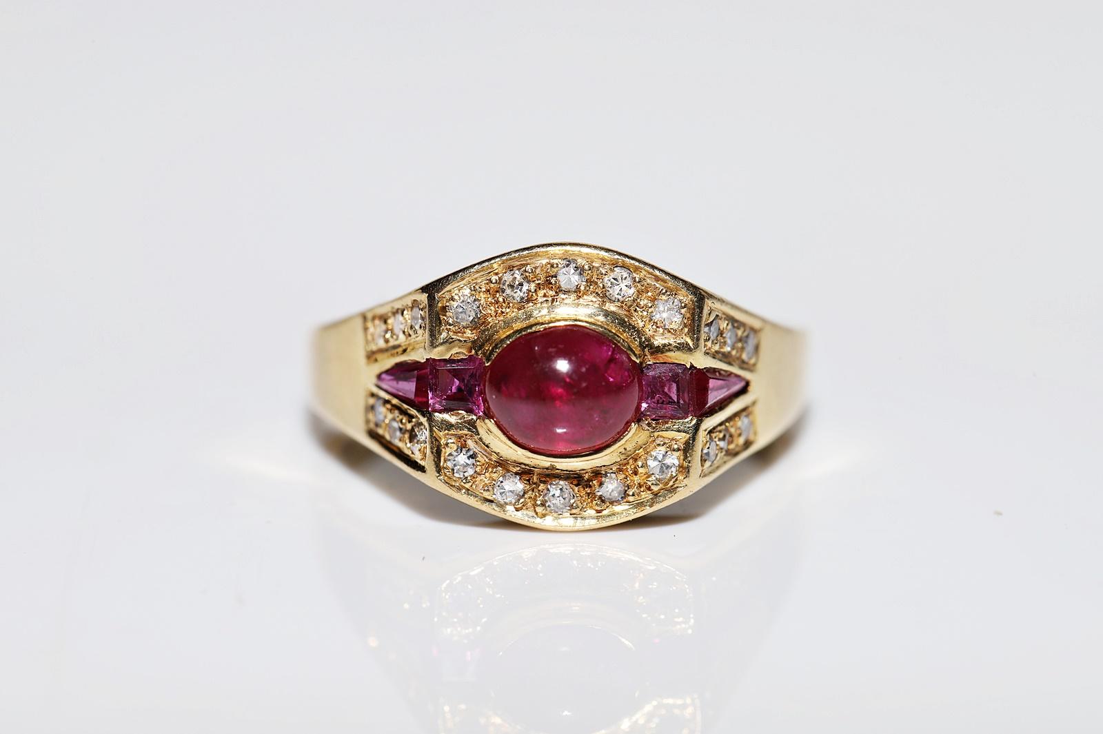 Deko-Ring aus 18 Karat Gold mit natürlichem Diamant und Rubin, Vintage, ca. 1980er Jahre  (Brillantschliff) im Angebot