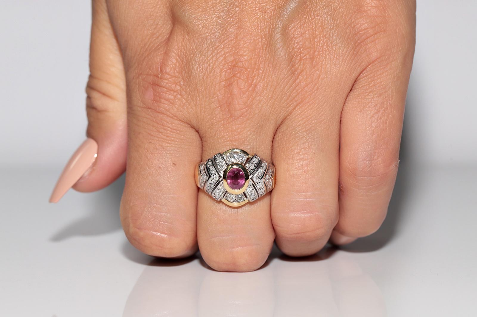 Deko-Ring aus 18 Karat Gold mit natürlichem Diamant und Rubin, Vintage, ca. 1980er Jahre (Brillantschliff) im Angebot