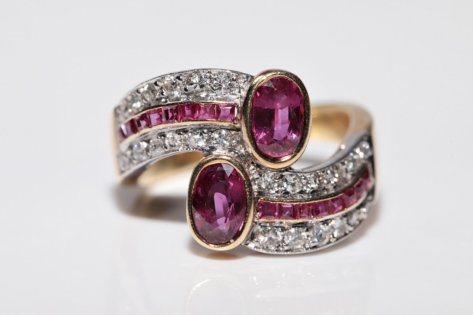 Deko-Ring aus 18 Karat Gold mit natürlichem Diamant und Rubin, Vintage, ca. 1980er Jahre (Brillantschliff) im Angebot