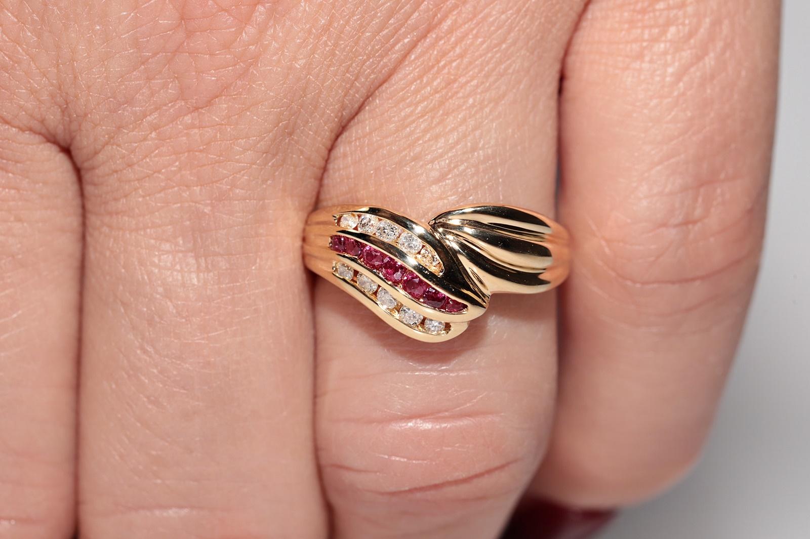 Deko-Ring aus 18 Karat Gold mit natürlichem Diamant und Rubin, Vintage, ca. 1980er Jahre (Brillantschliff) im Angebot