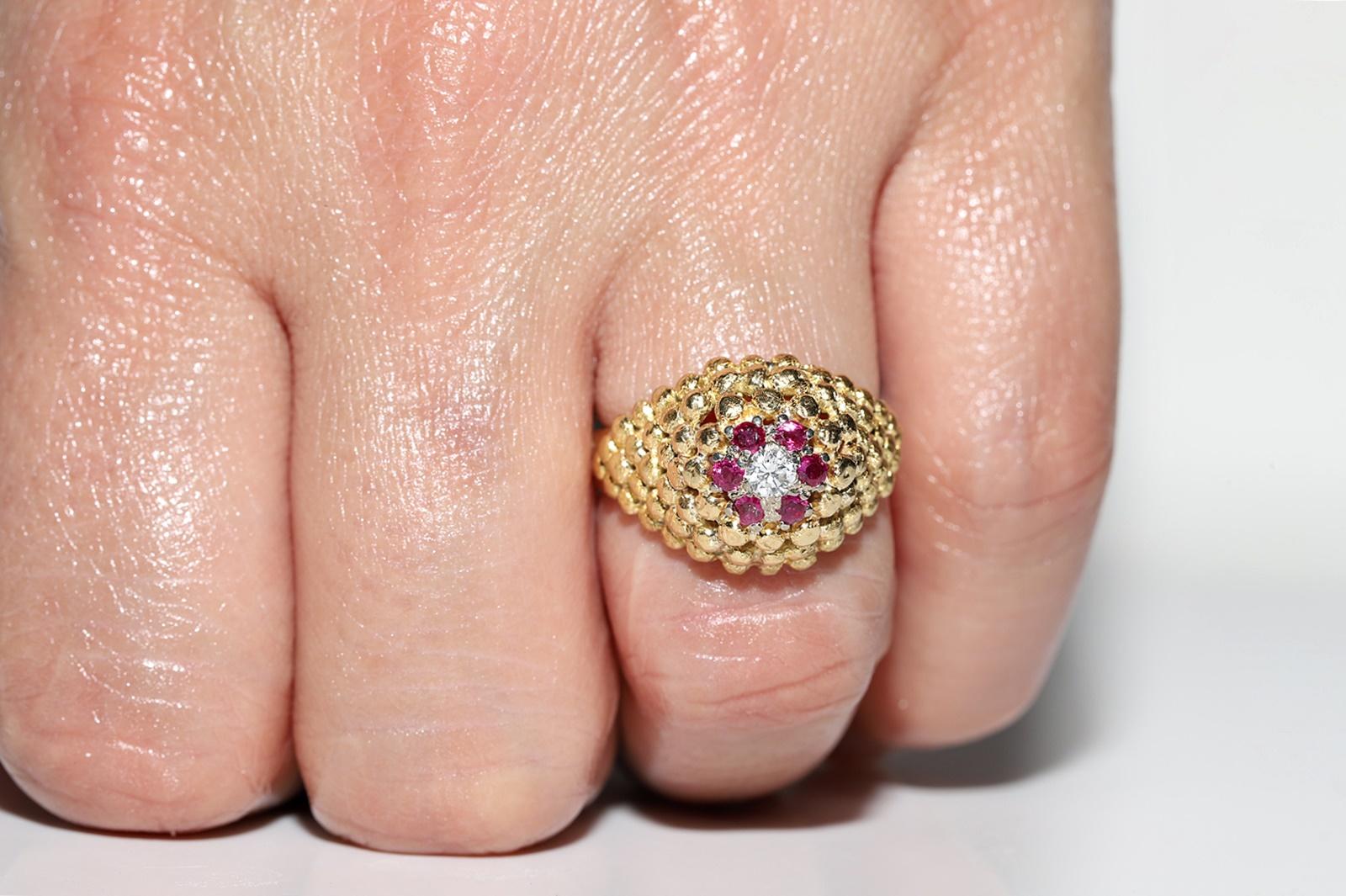 Deko-Ring aus 18 Karat Gold mit natürlichem Diamant und Rubin, Vintage, ca. 1980er Jahre (Brillantschliff) im Angebot