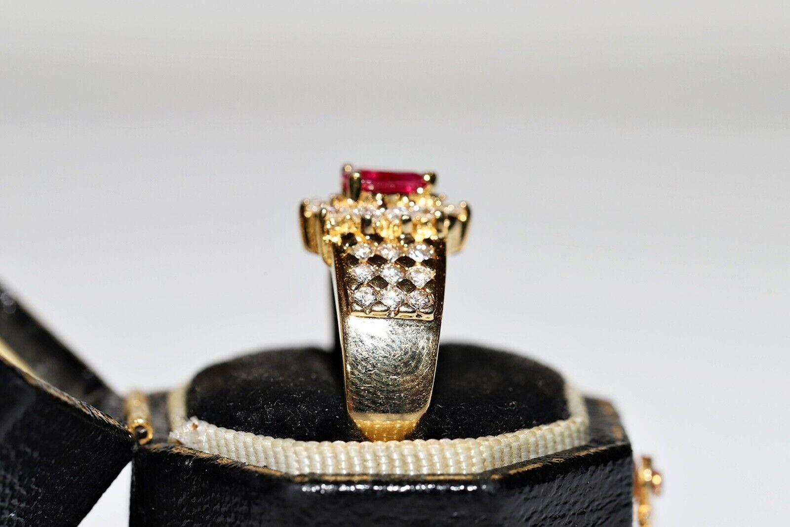 Deko-Ring aus 18 Karat Gold mit natürlichem Diamant und Rubin, Vintage, ca. 1980er Jahre (Brillantschliff) im Angebot