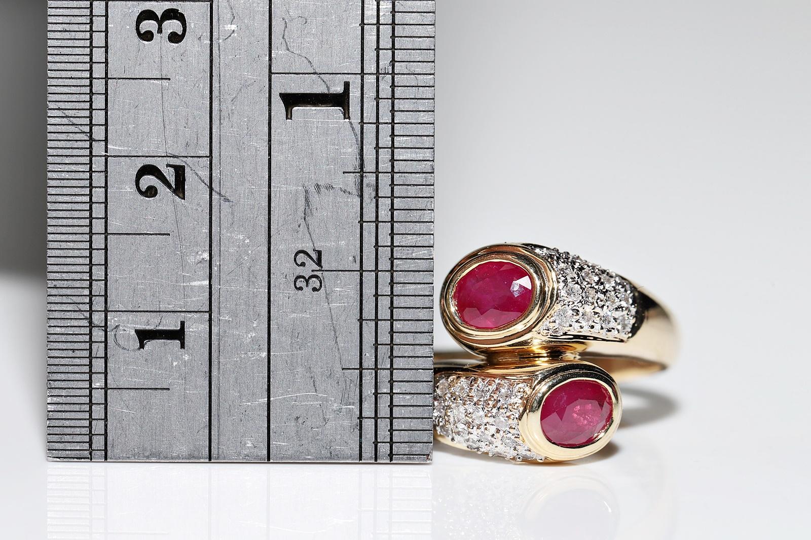 Vintage Circa 1980s 18k Gold Natural Diamond And Ruby Decorated Ring In Good Condition In Fatih/İstanbul, 34