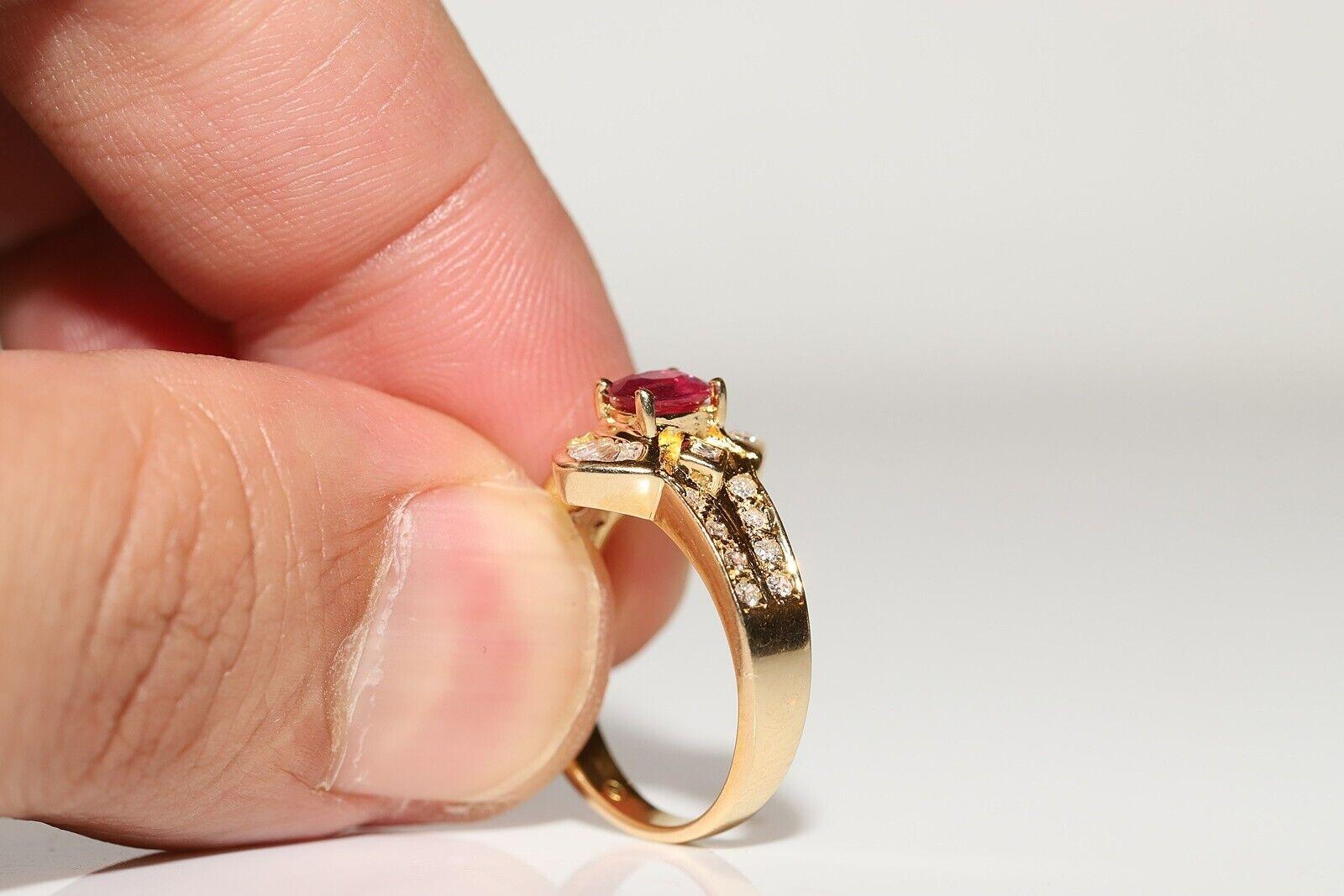 Vintage Circa 1980s 18k Gold Natural Diamond And Ruby Decorated Ring  For Sale 1