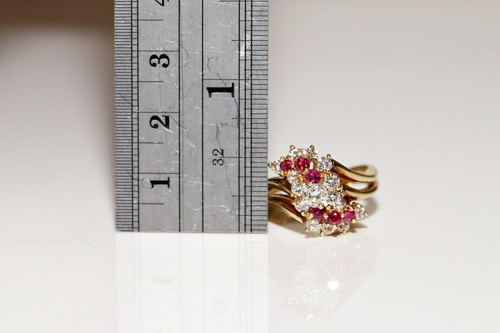 Vintage Circa 1980s 18k Gold Natural Diamond And Ruby Decorated Ring  For Sale 2