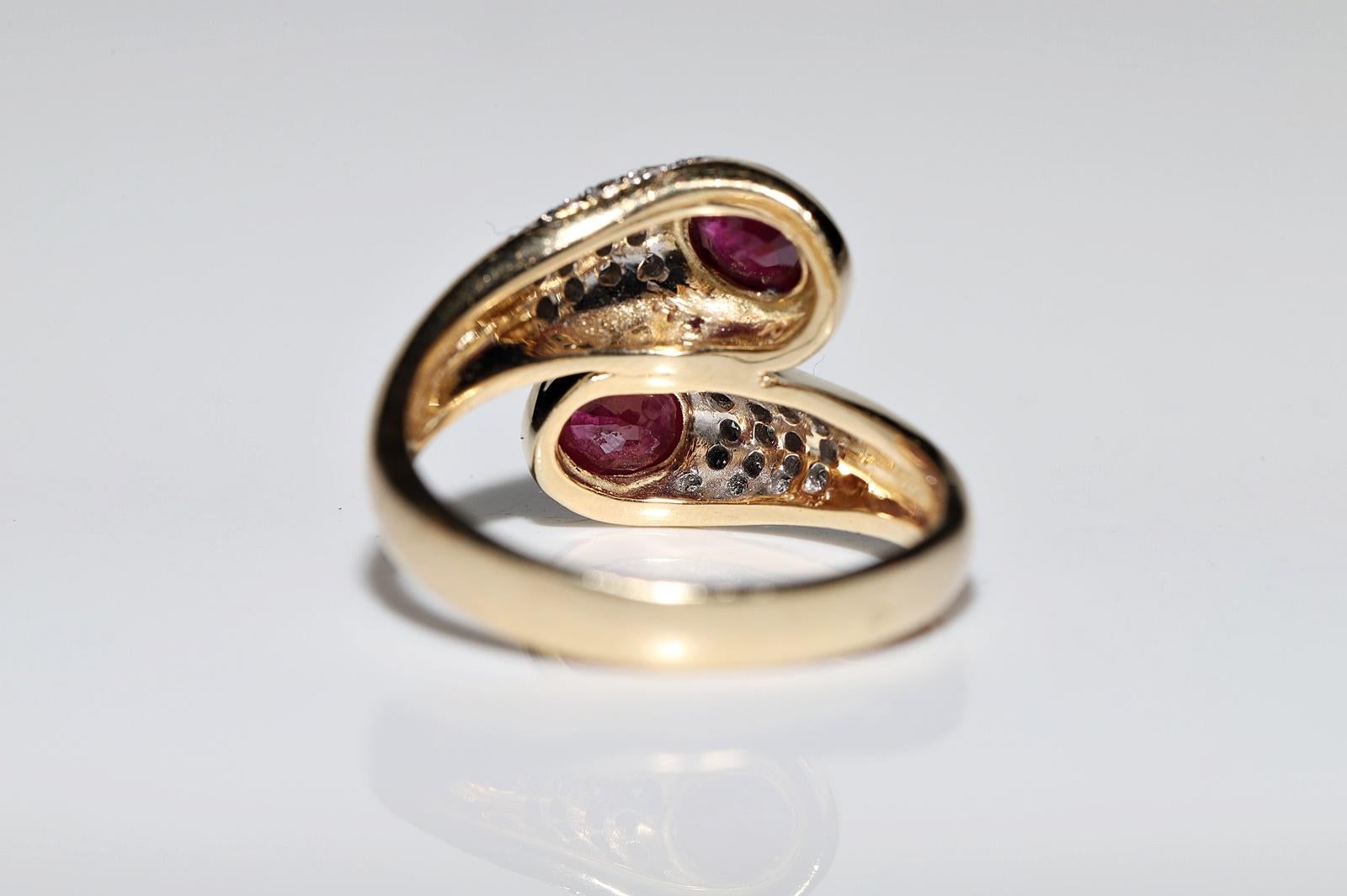Vintage Circa 1980s 18k Gold Natural Diamond And Ruby Decorated Ring For Sale 2